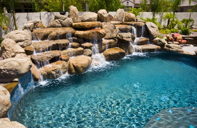 5 POOL FEATURES THAT ARE SMART INVESTMENTS