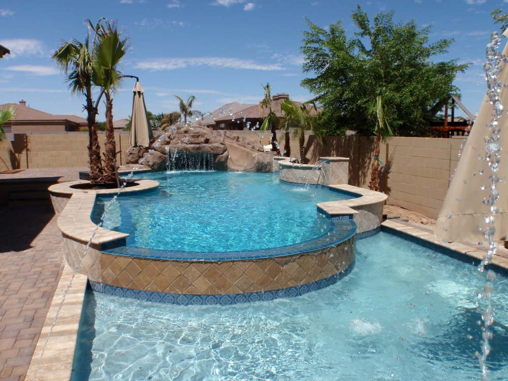 WHEN AND WHY YOU SHOULD DRAIN YOUR BACKYARD POOL