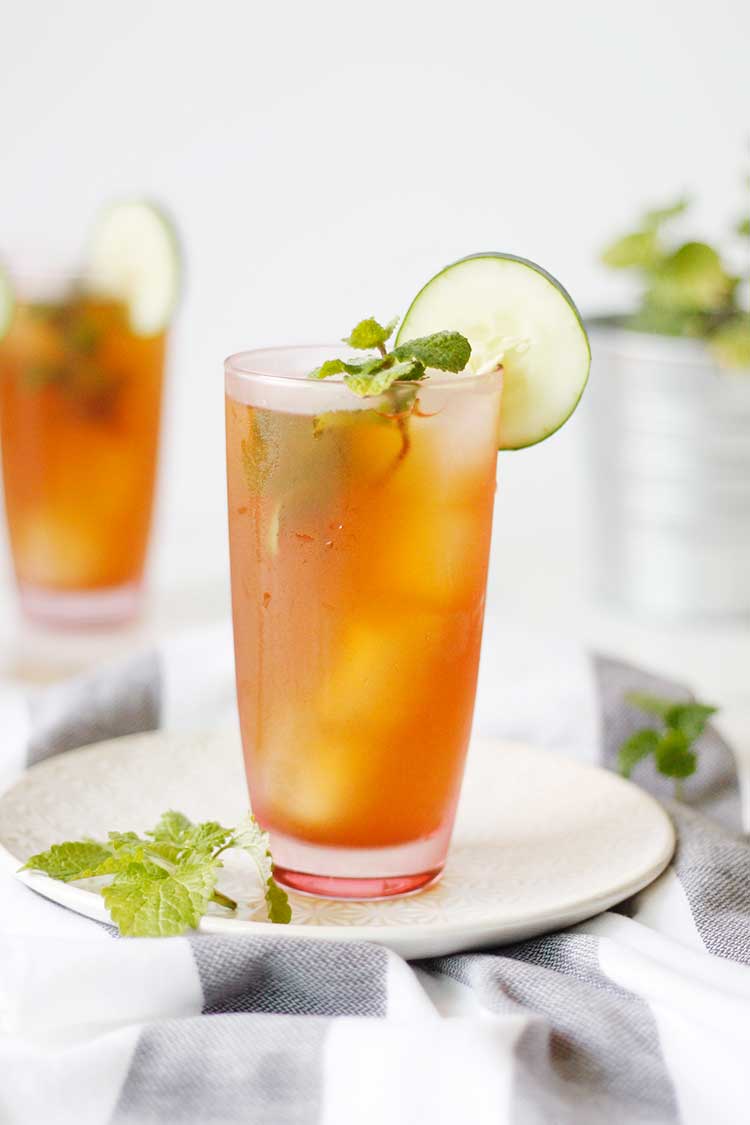 20 REFRESHING DRINKS TO SIP NEXT TO YOUR PHOENIX POOL