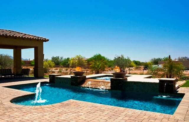 3 TRICKS TO BUILDING A POOL WITHOUT CLUTTERING YOUR BACKYARD